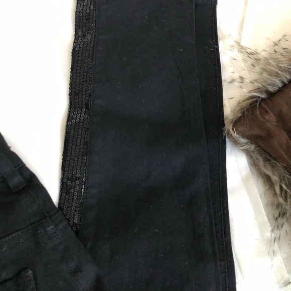 Black Skinny Jeans w/Bling Jogger’s Stripe - Picture 3 of 3
